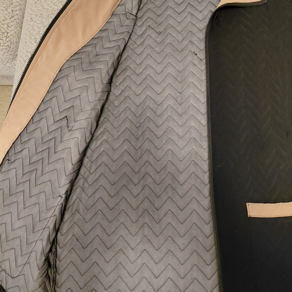 Susan Graver Black and Tan Quilted Jacket Size XL - Picture 4 of 8